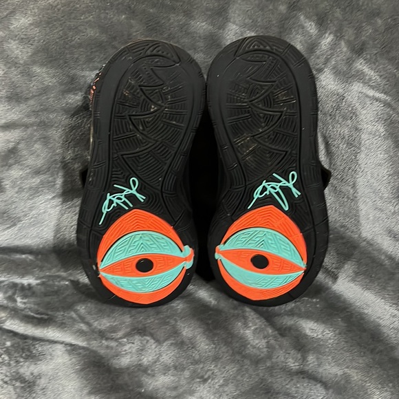 Nike Kyrie VI 6 Shot Clock GS Sz 3.5Y GUC - Picture 5 of 7